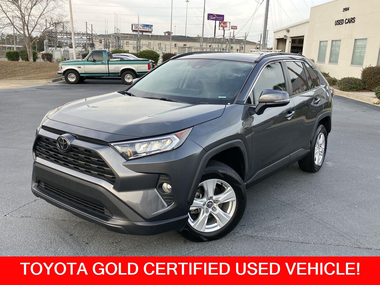 2021 Toyota RAV4 XLE's photo