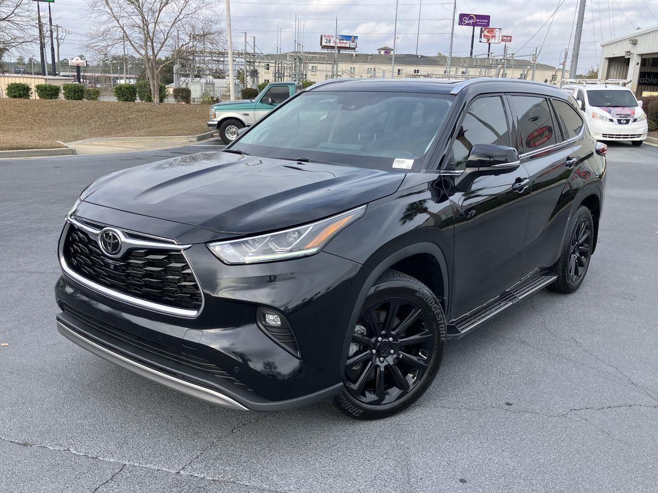 2024 Toyota Highlander Platinum's photo