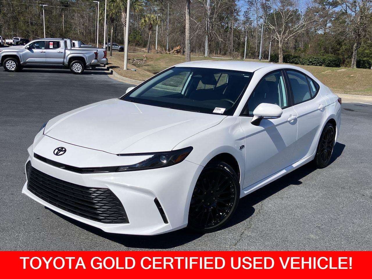 White (Ice Cap) 2025 Toyota Camry LE FWD Sedan Front-Wheel Drive Continuously Variable Transmission