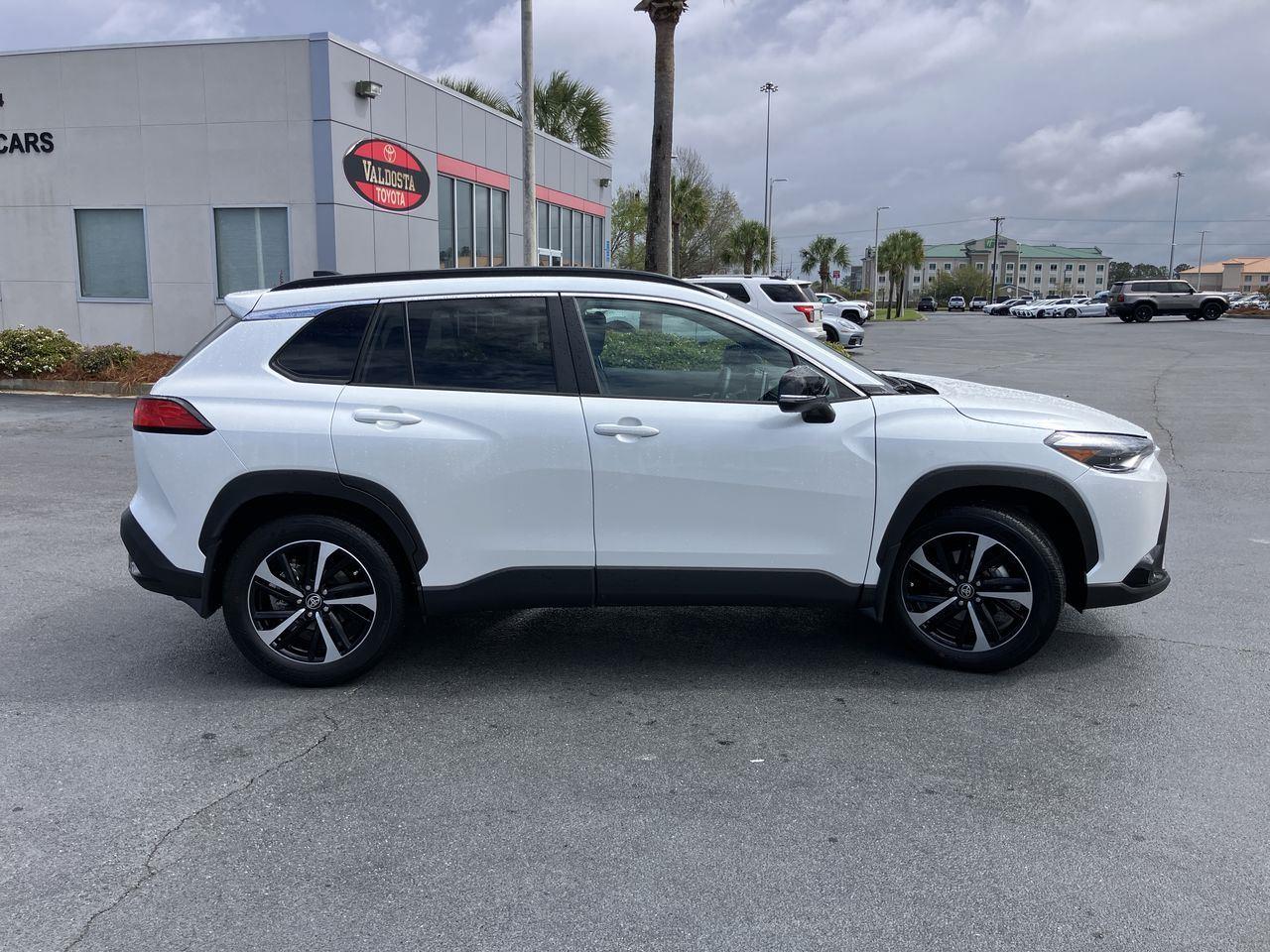 View vehicle photo 6