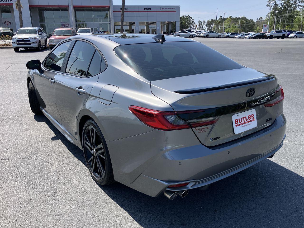 View vehicle photo 3