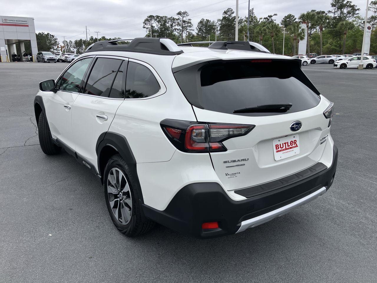 View vehicle photo 3