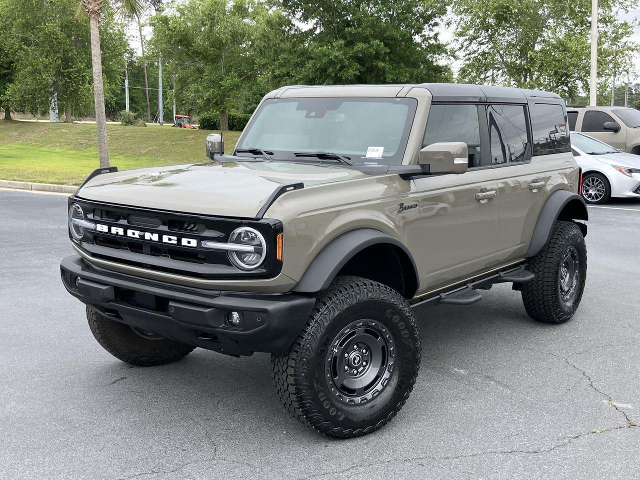 2025 Ford Bronco Outer Banks 4x4's photo