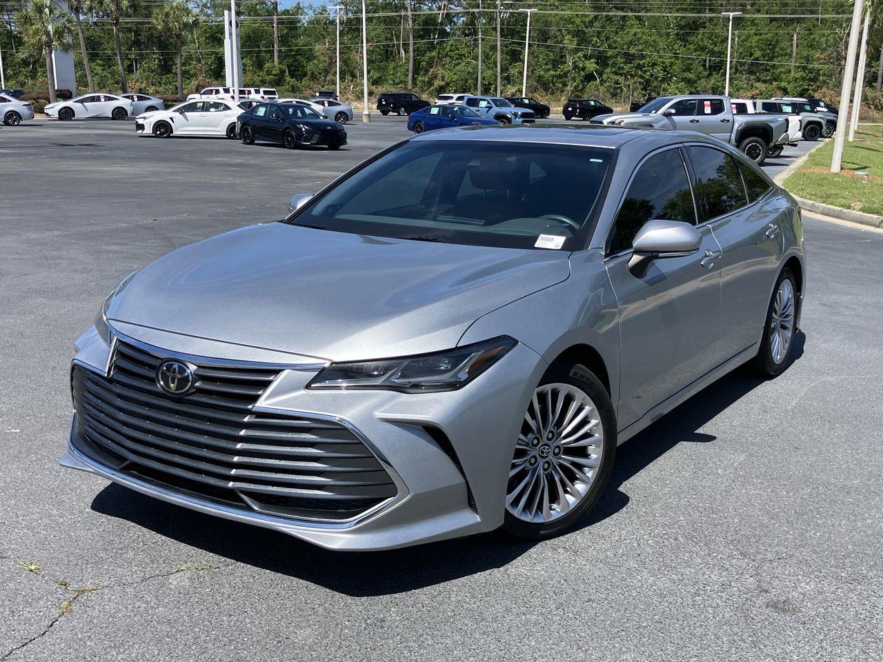 Silver (Celestial Silver Metallic) 2019 Toyota Avalon Limited FWD Sedan Front-Wheel Drive 8-Speed Automatic