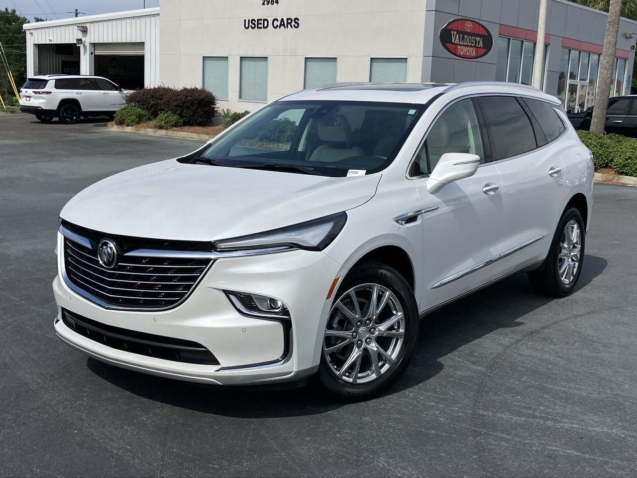 2022 Buick Enclave Essence's photo