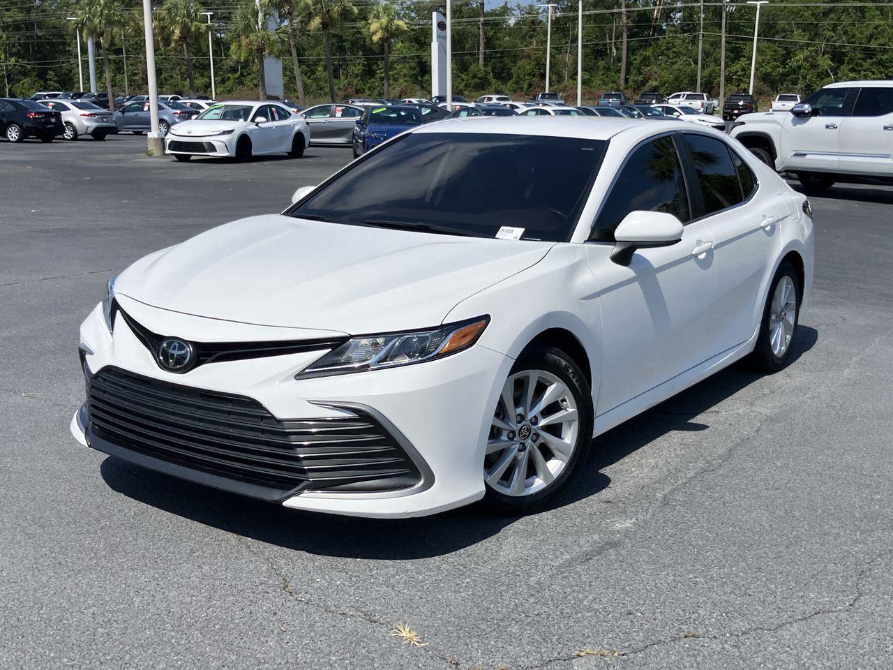 White (Ice Cap) 2024 Toyota Camry Sedan Front-Wheel Drive 8-Speed Automatic