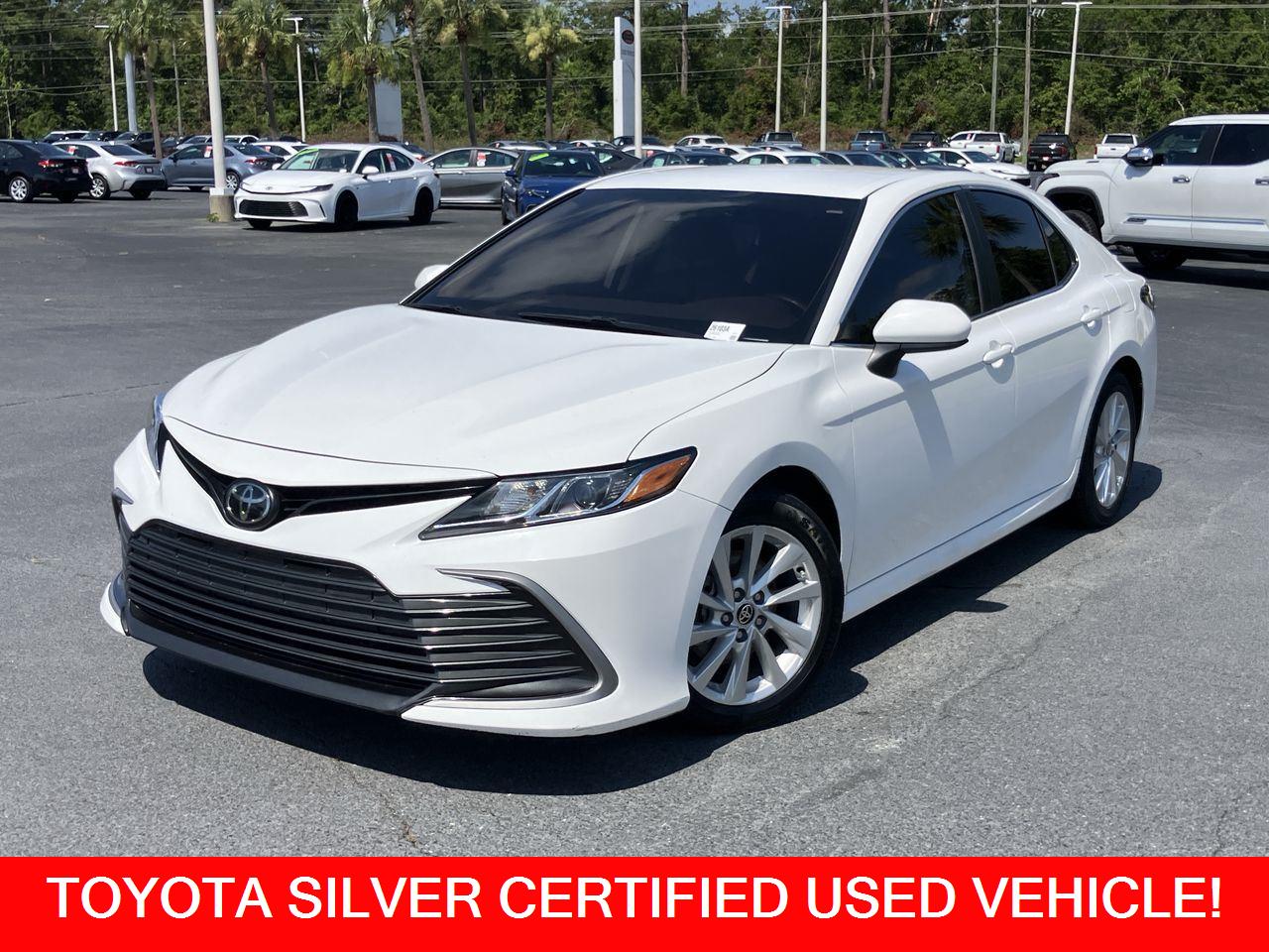 White (Ice Cap) 2024 Toyota Camry Sedan Front-Wheel Drive 8-Speed Automatic