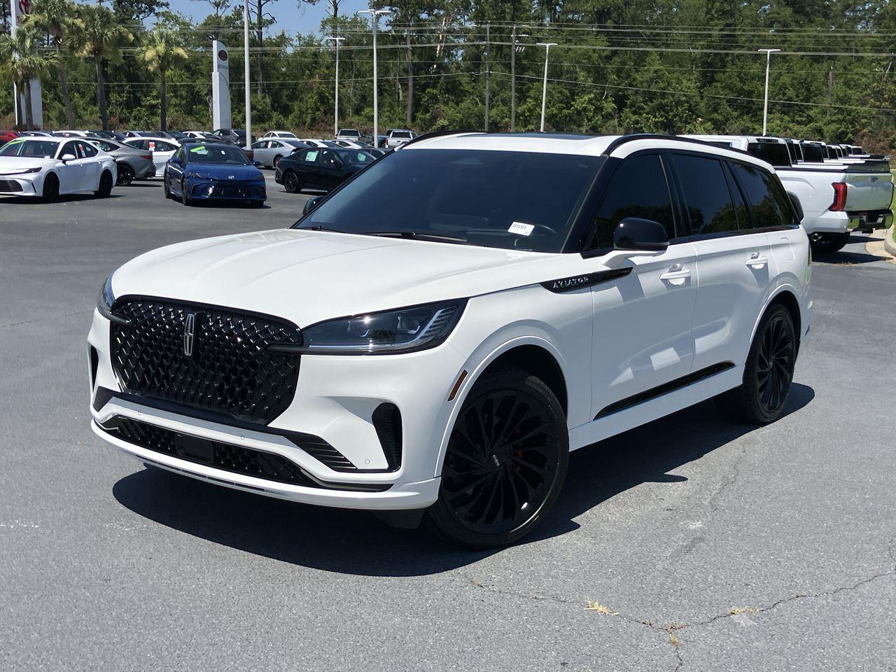 White (Pristine White Metallic Tri-Coat) 2025 Lincoln Aviator SUV / Crossover All-Wheel Drive Automatic