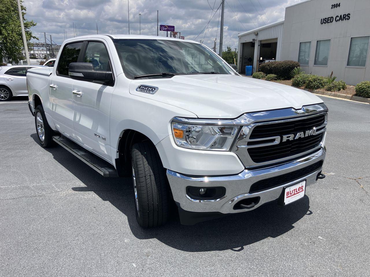 View vehicle photo 7