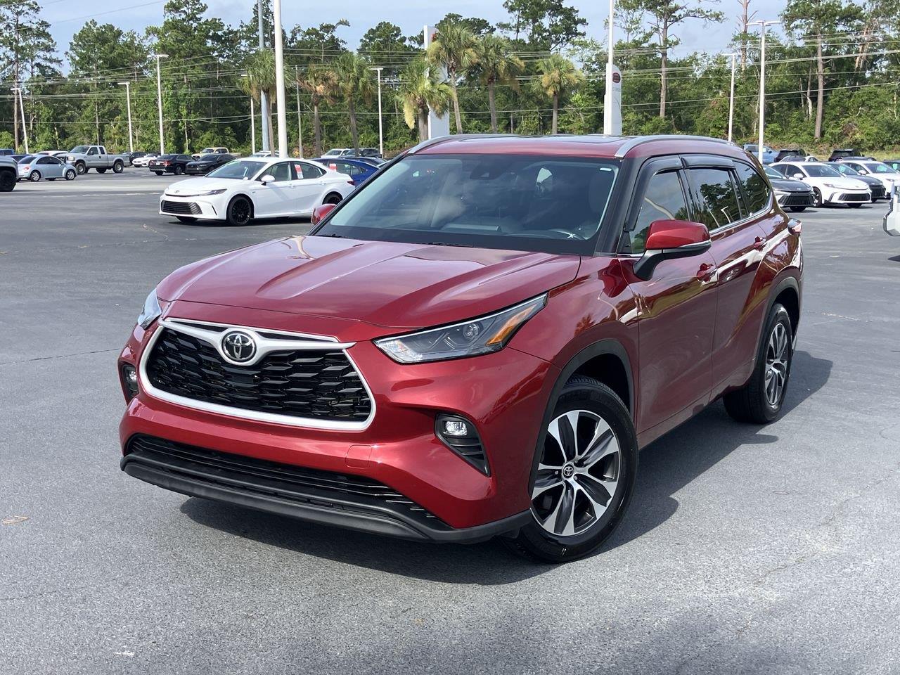 Red (Ruby Flare Pearl) 2022 Toyota Highlander SUV / Crossover Front-Wheel Drive 8-Speed Automatic