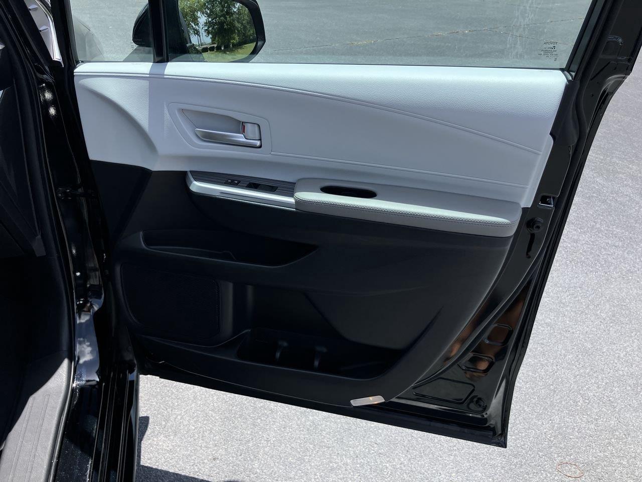 Used 2025 Toyota Sienna Van