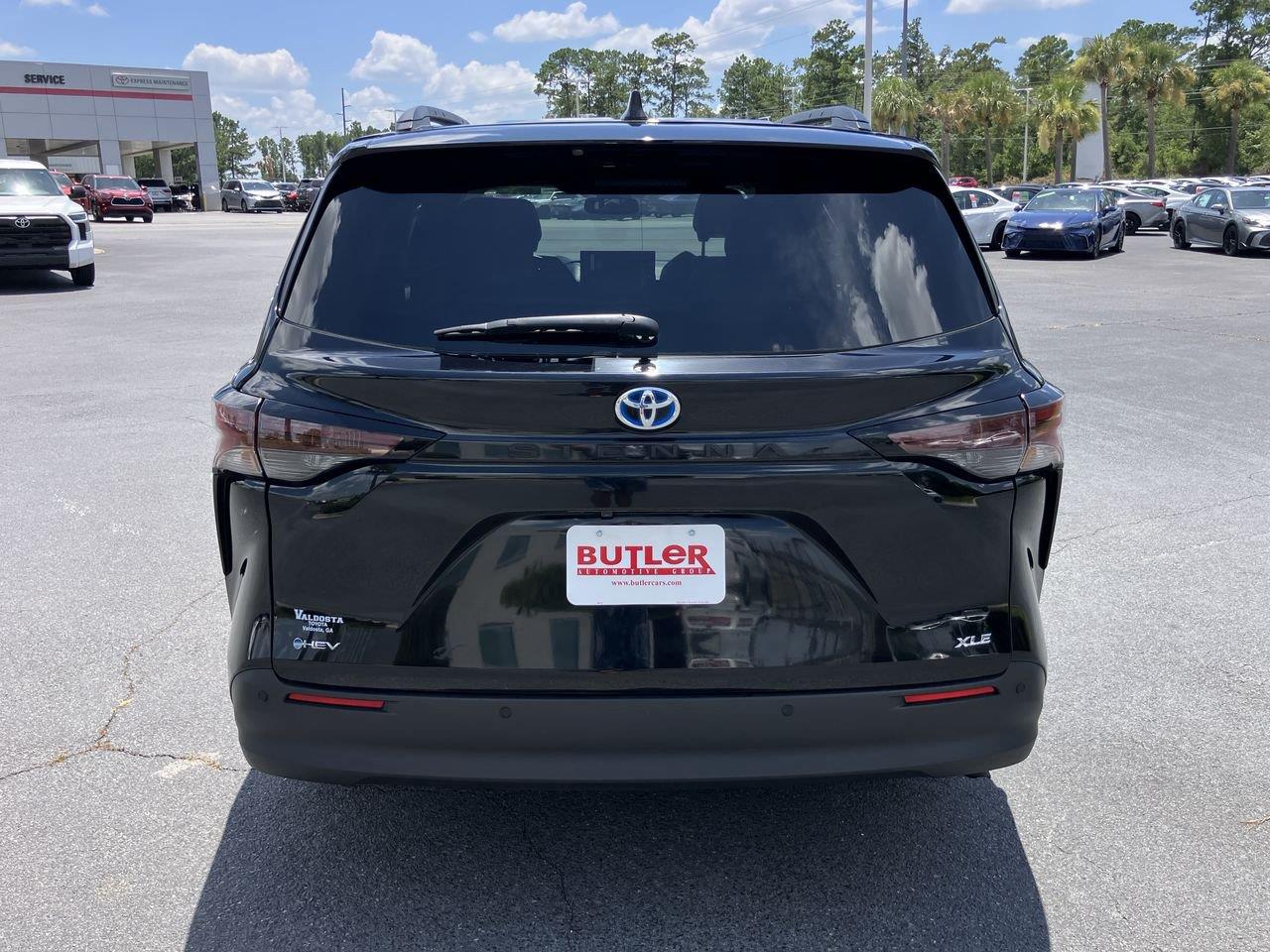 View vehicle photo 4