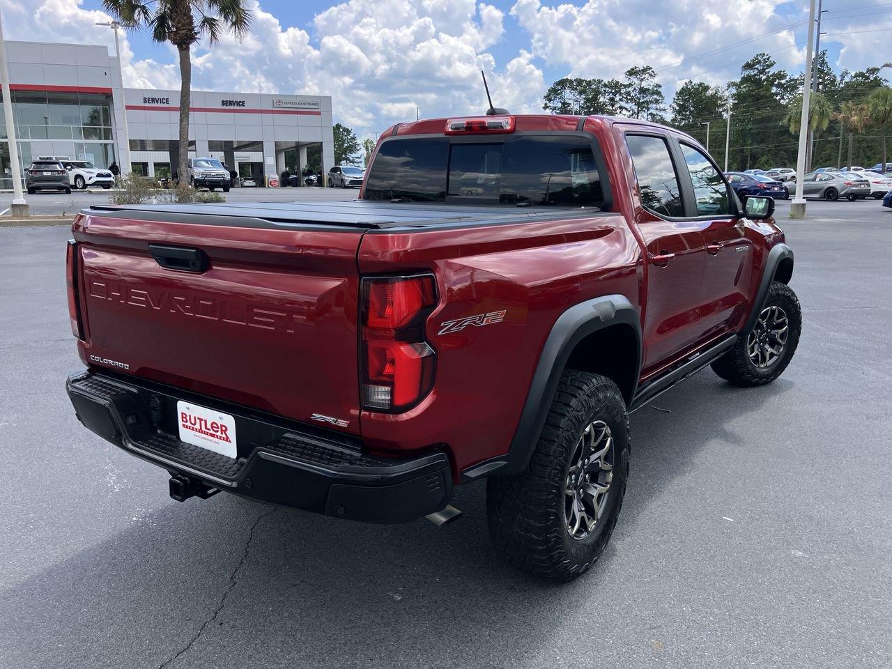 View vehicle photo 5