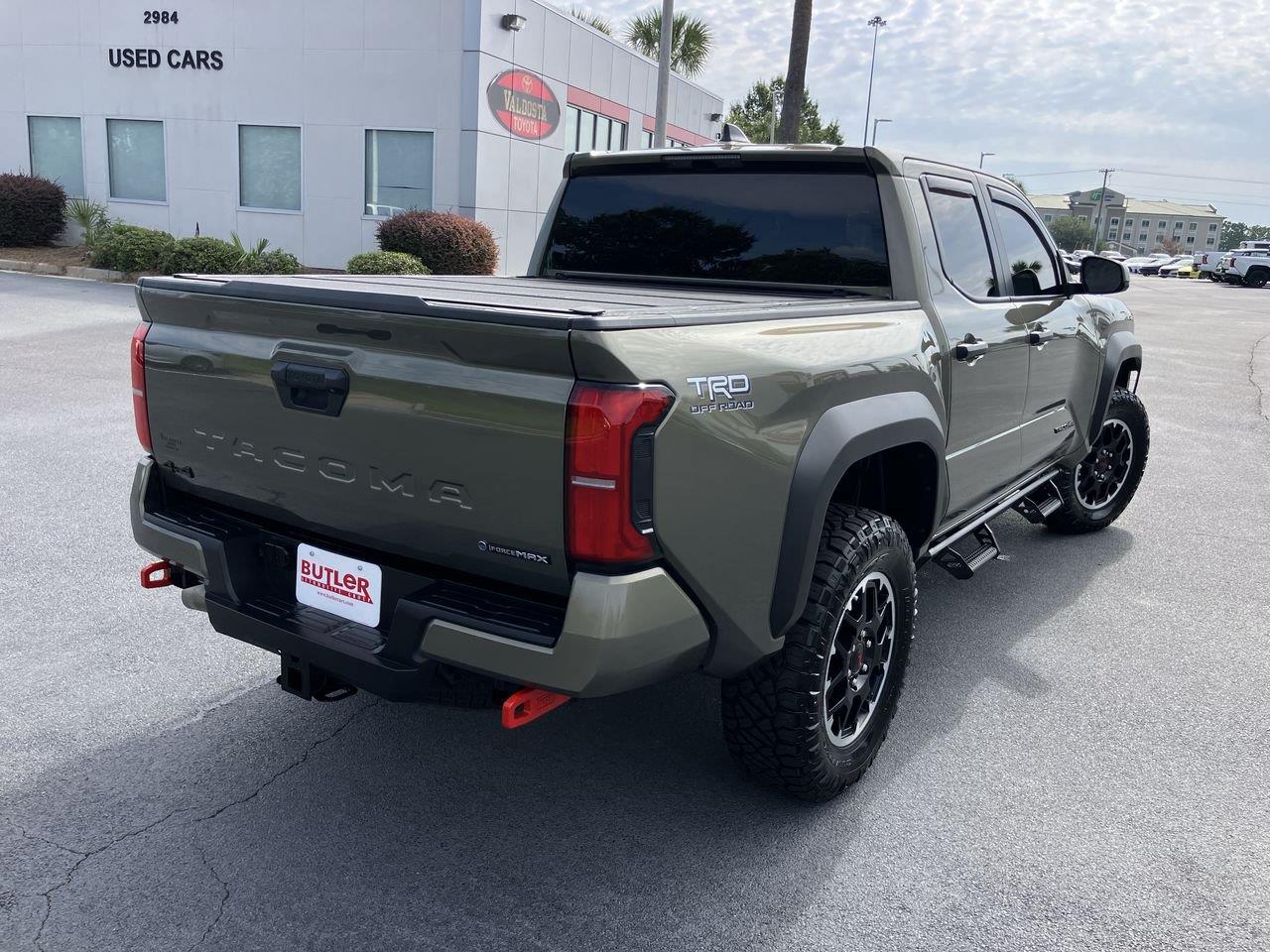 View vehicle photo 5