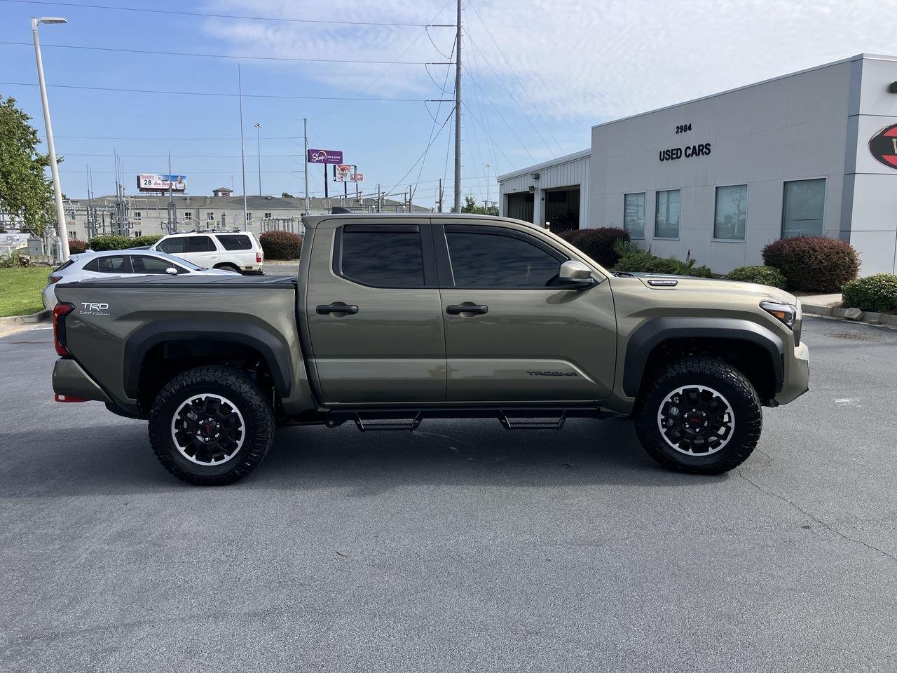 View vehicle photo 6
