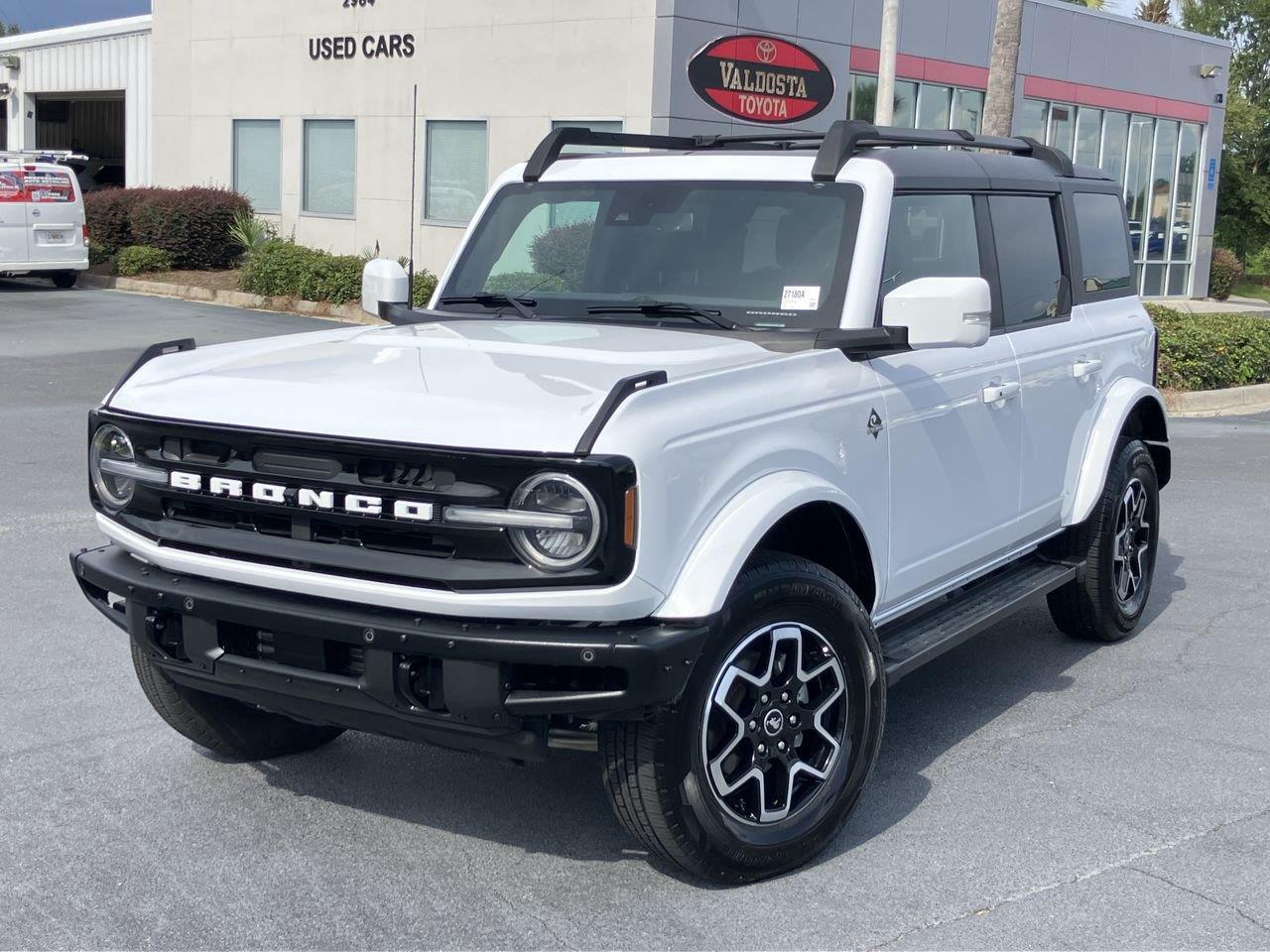 White (Oxford White) 2024 Ford Bronco SUV / Crossover Four-Wheel Drive Automatic