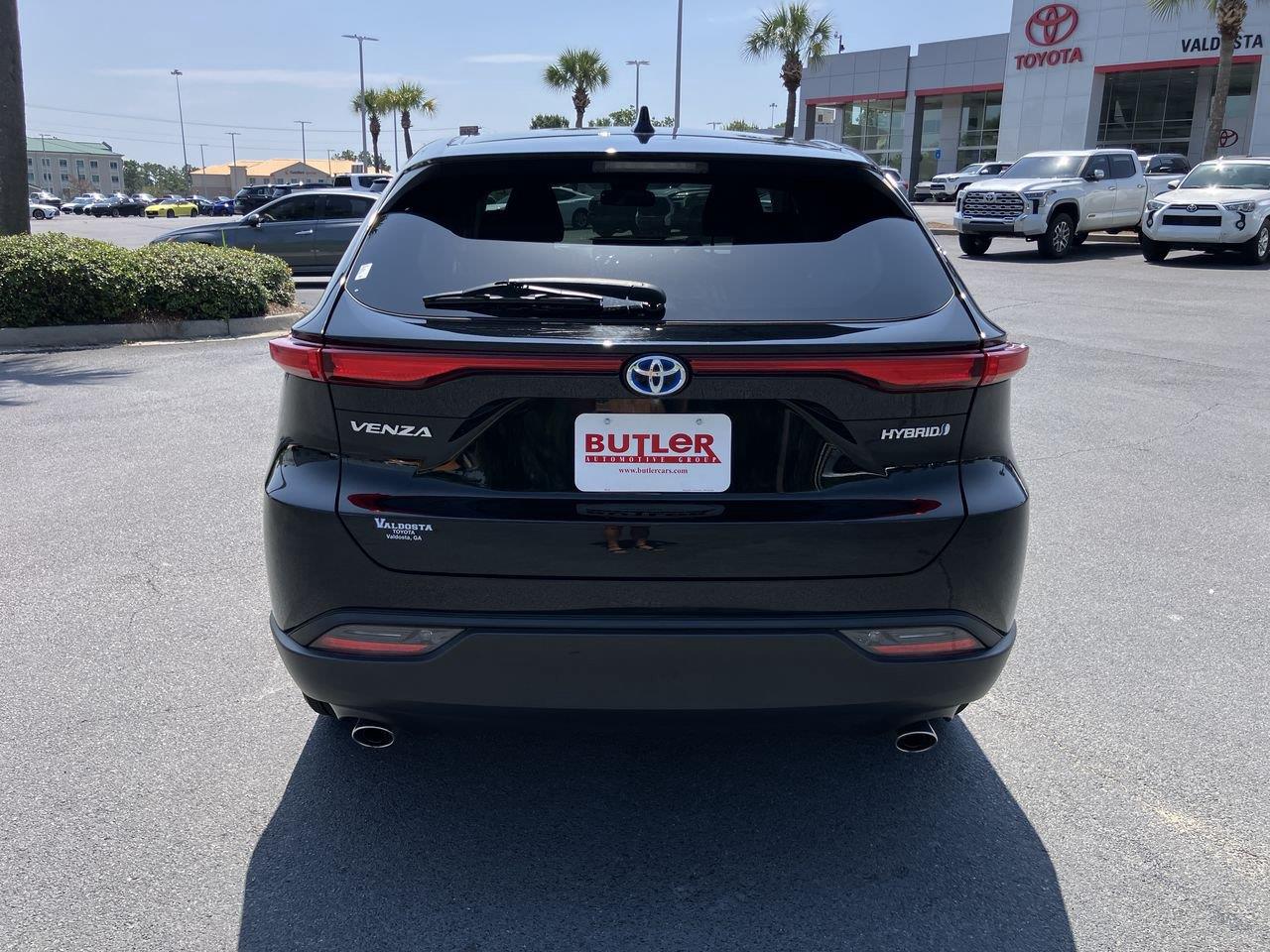 2022 Toyota Venza LE - Photo 4
