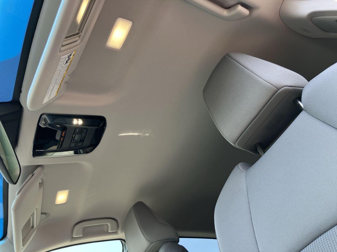 2022 Toyota Venza LE - Photo 20