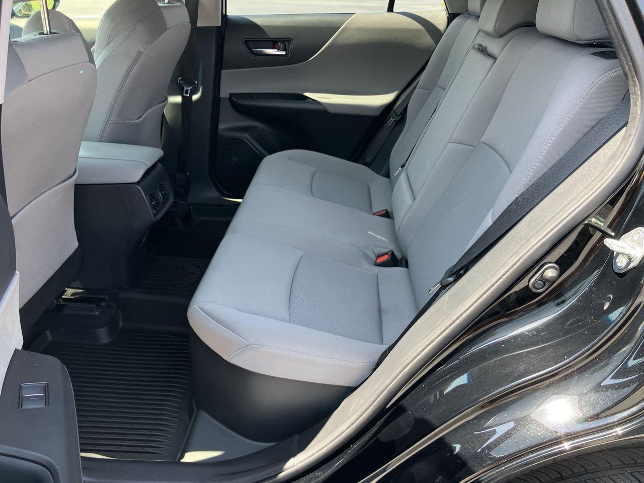 2022 Toyota Venza LE - Photo 22