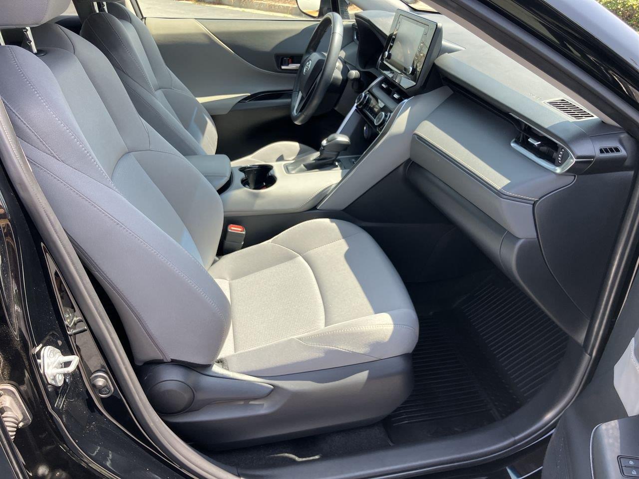 2022 Toyota Venza LE - Photo 32
