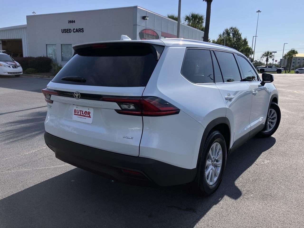 View vehicle photo 5