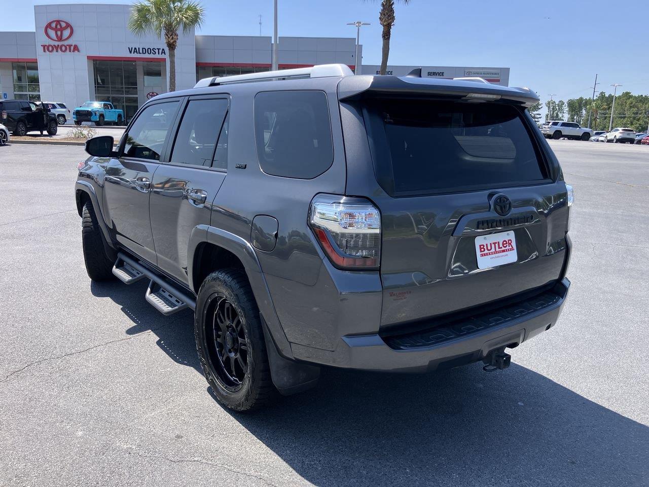 View vehicle photo 3