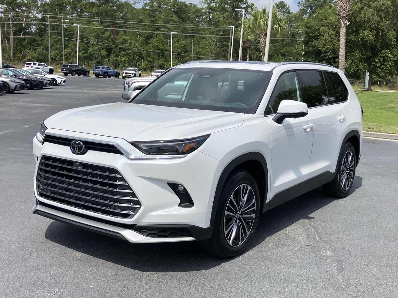 White (Wind Chill Pearl) 2026 Toyota Grand Highlander Hybrid SUV / Crossover All-Wheel Drive 6-Speed Automatic