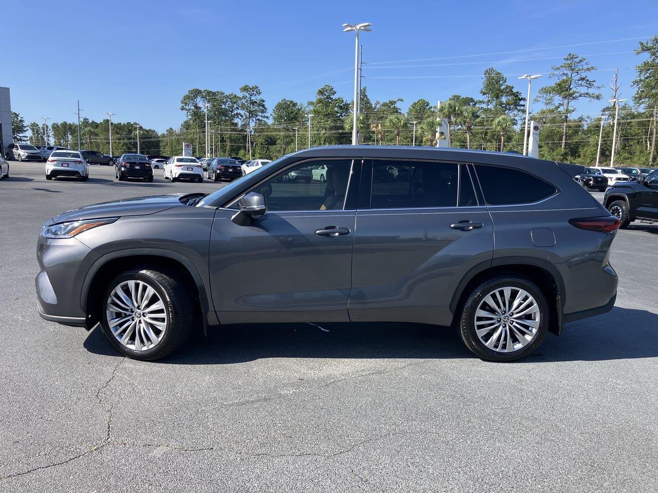 Used 2024 Toyota Highlander SUV