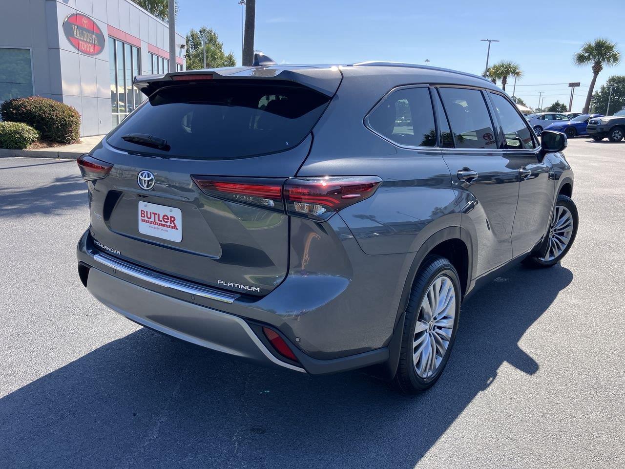Used 2024 Toyota Highlander SUV