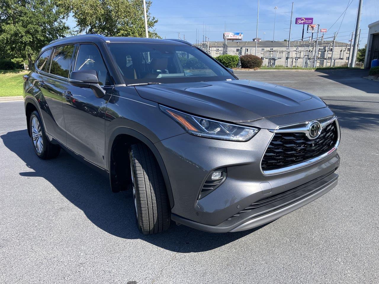 Used 2024 Toyota Highlander SUV