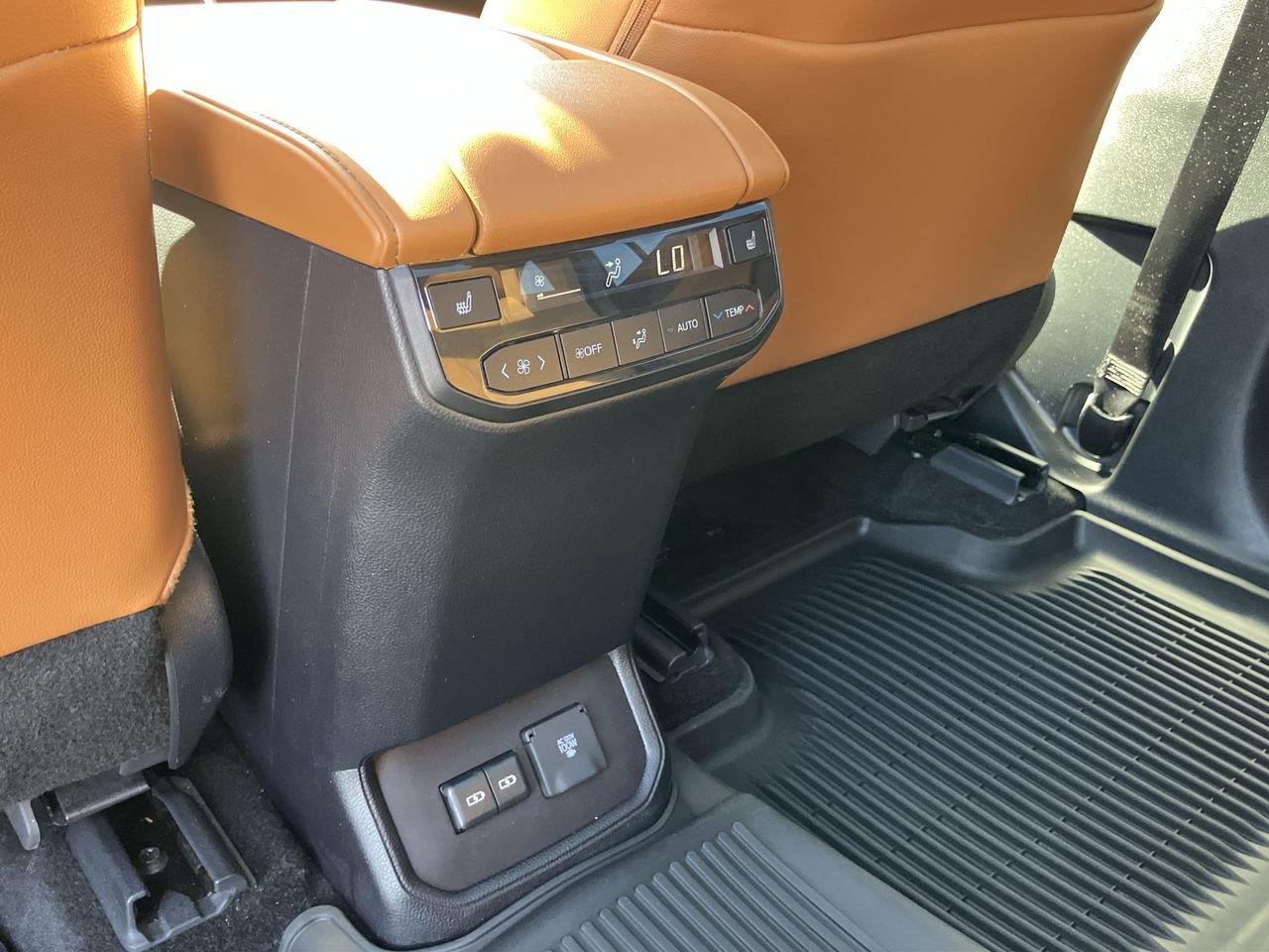 Used 2024 Toyota Highlander SUV