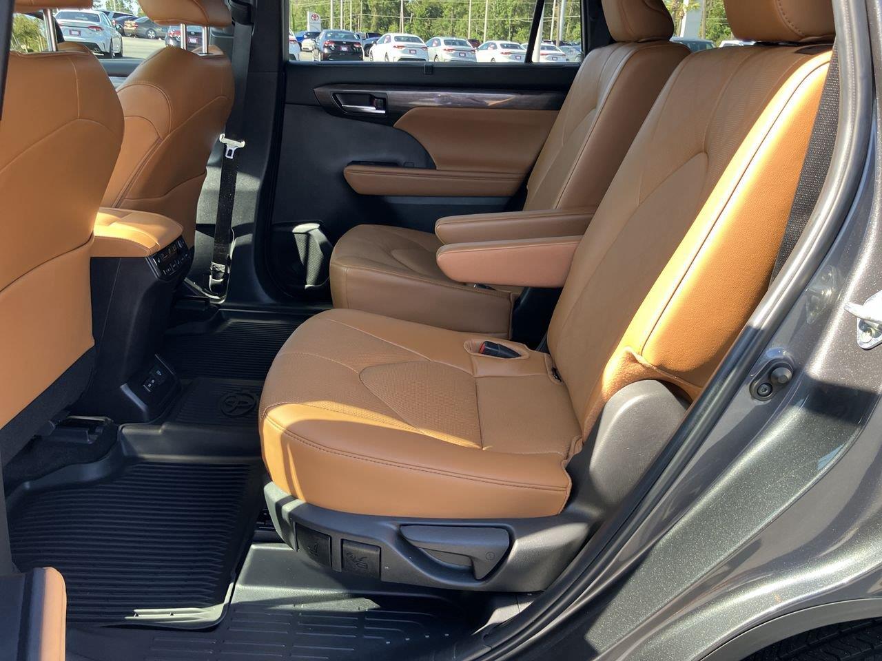 Used 2024 Toyota Highlander SUV