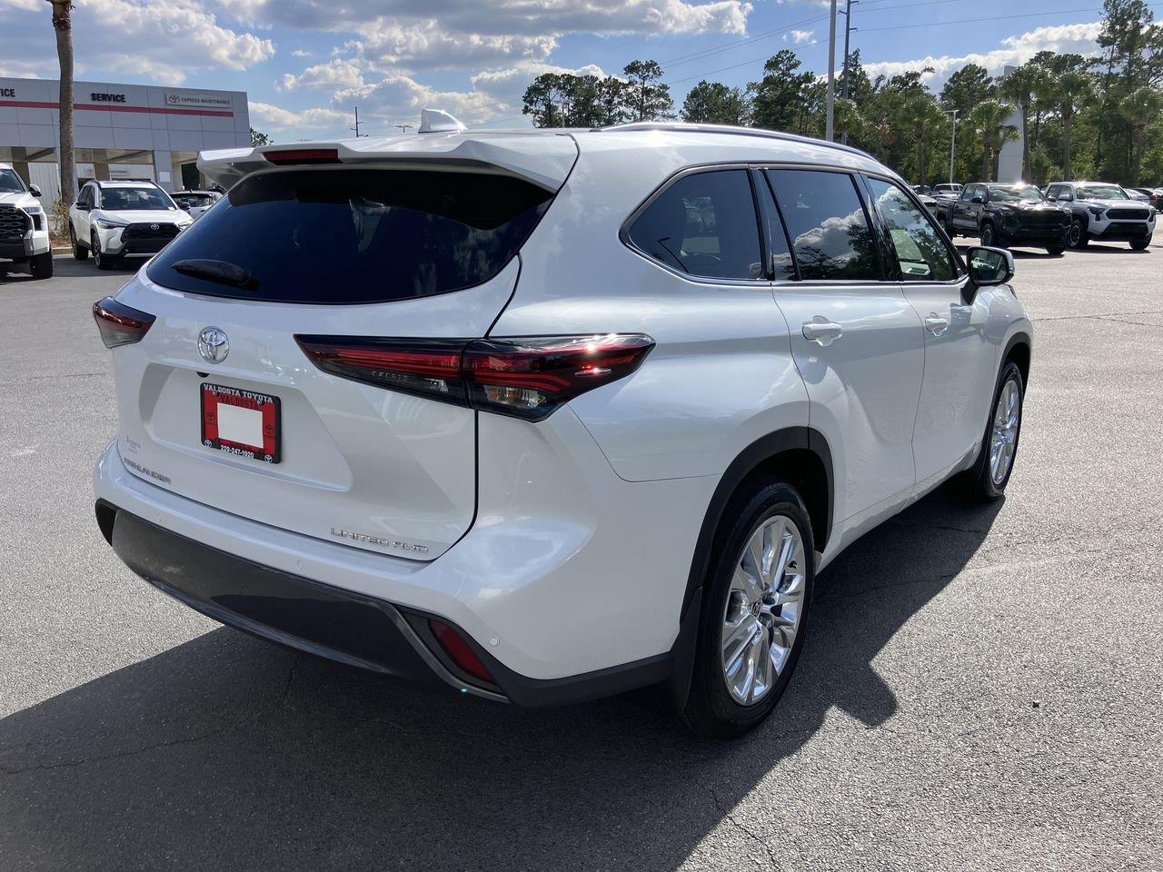 New 2026 Toyota Highlander SUV