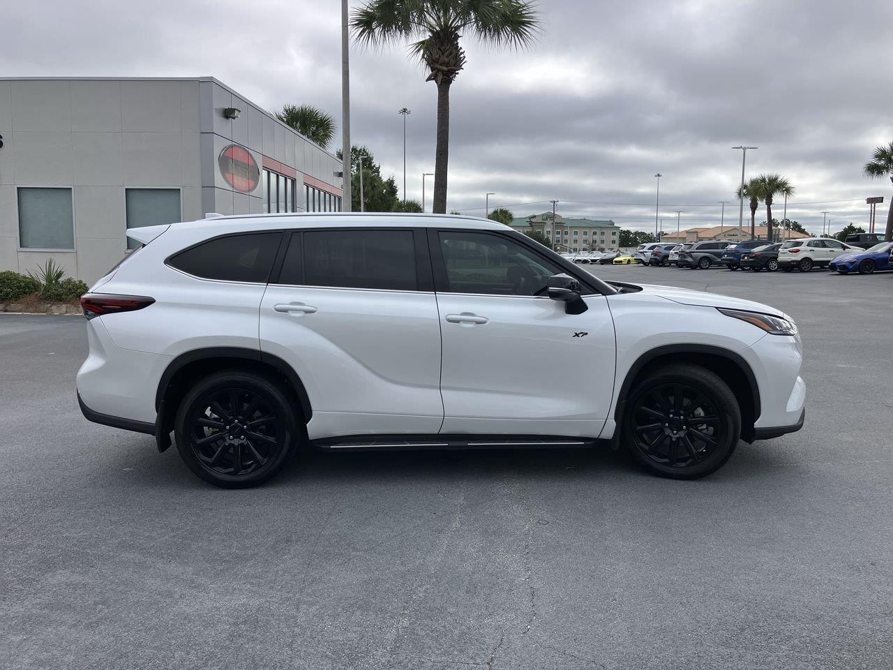 Used 2025 Toyota Highlander SUV