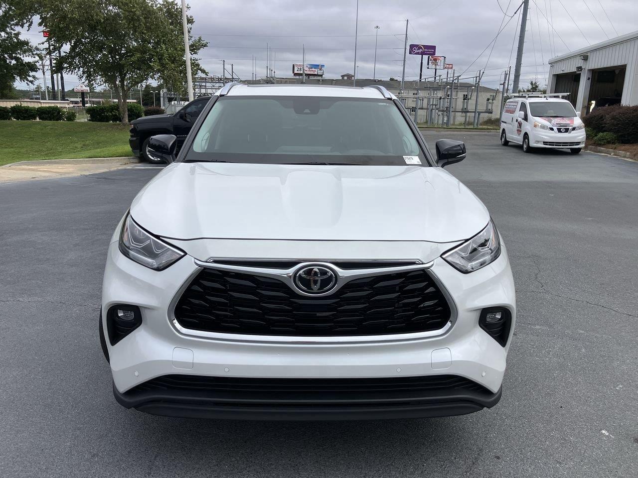Used 2025 Toyota Highlander SUV