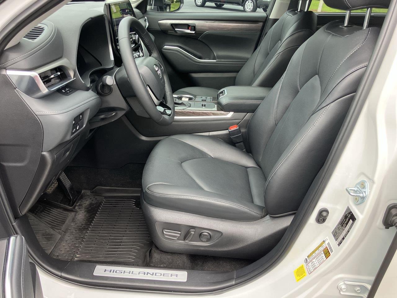 Used 2025 Toyota Highlander SUV