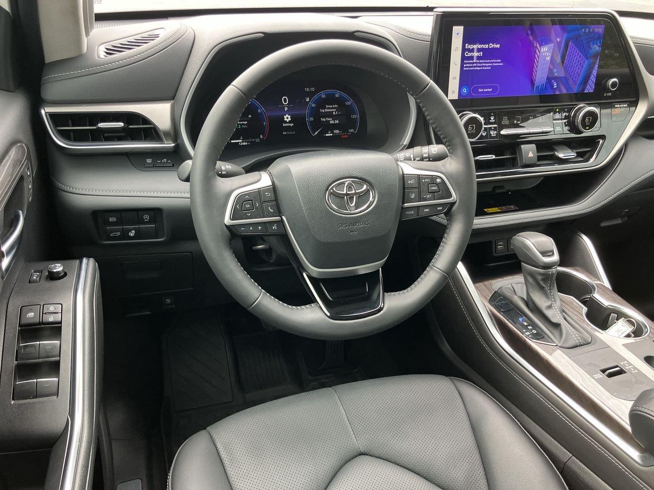 Used 2025 Toyota Highlander SUV