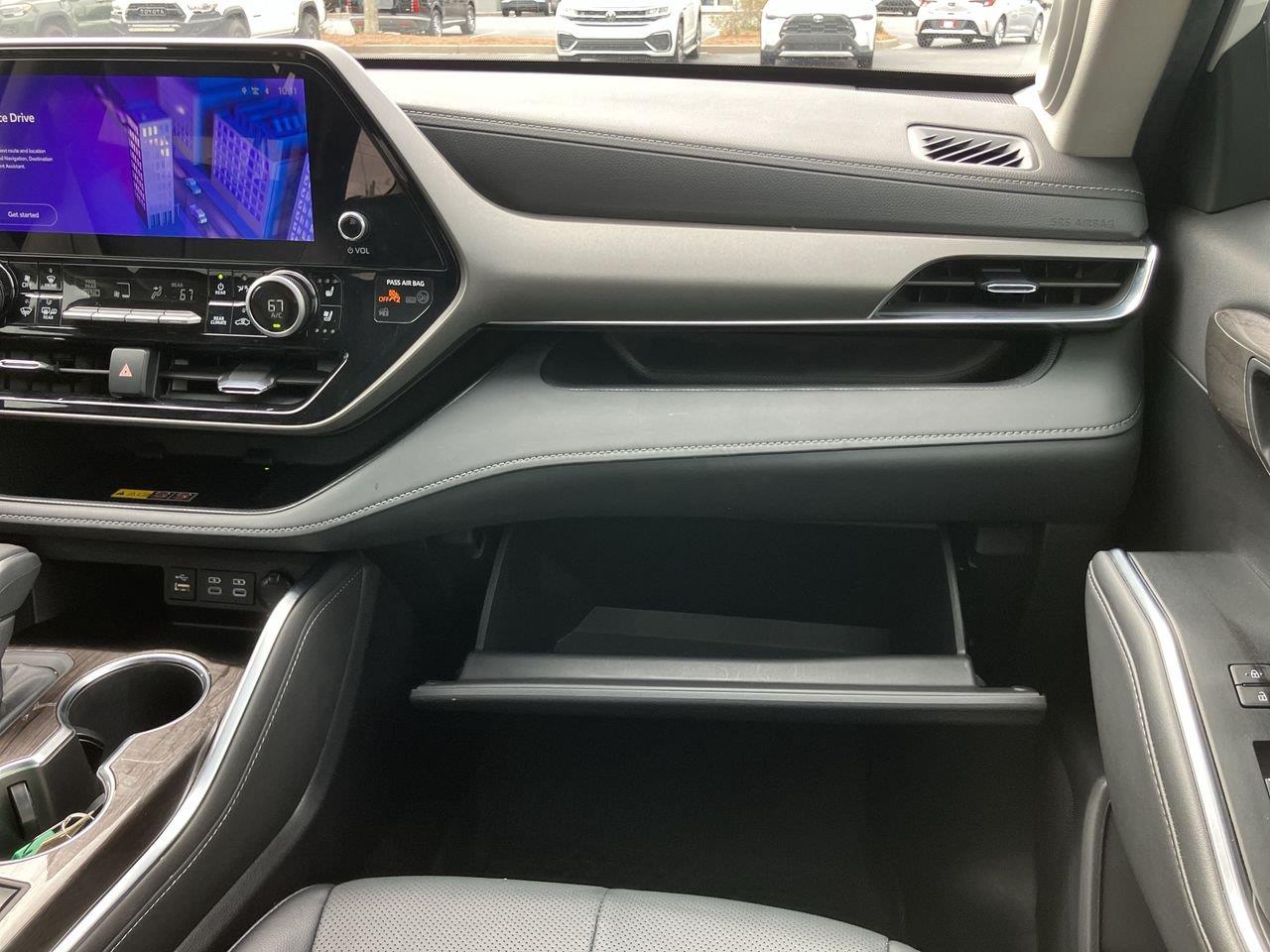 Used 2025 Toyota Highlander SUV