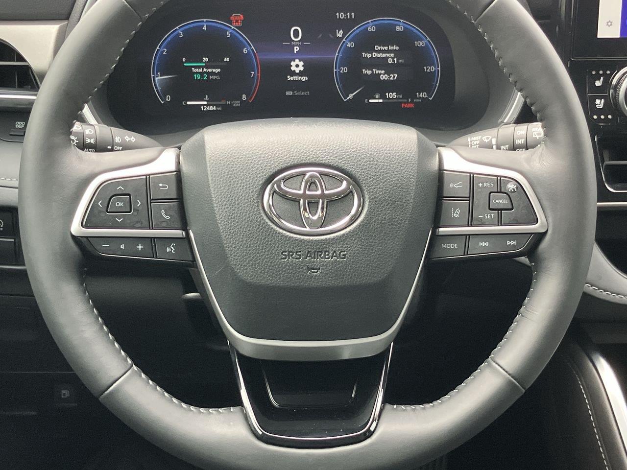 Used 2025 Toyota Highlander SUV