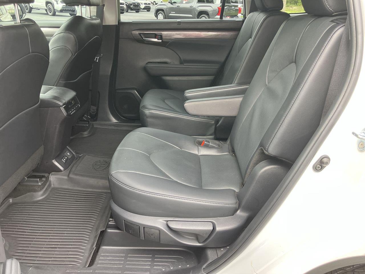 Used 2025 Toyota Highlander SUV