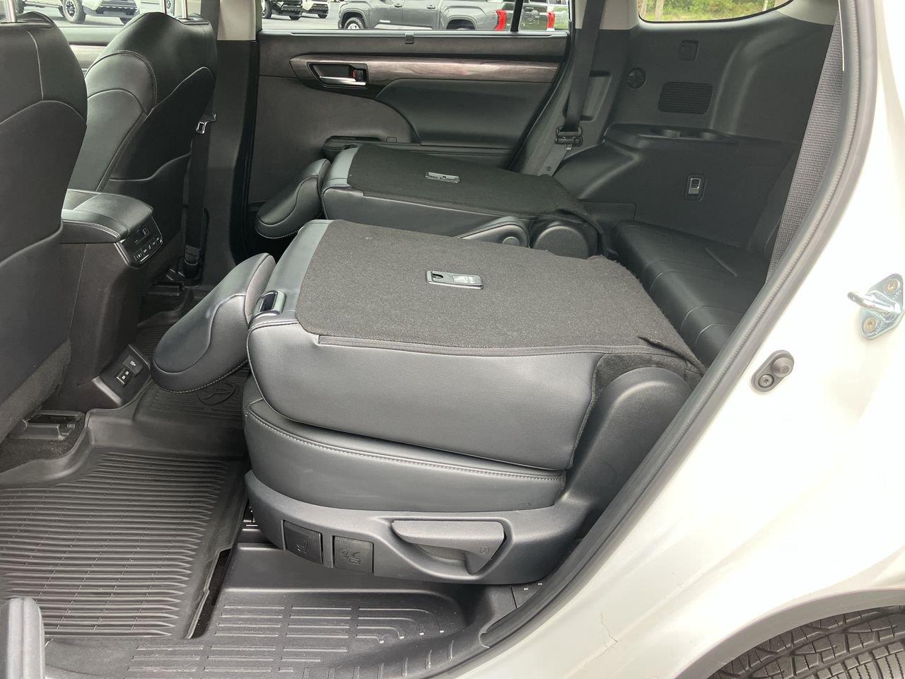 Used 2025 Toyota Highlander SUV