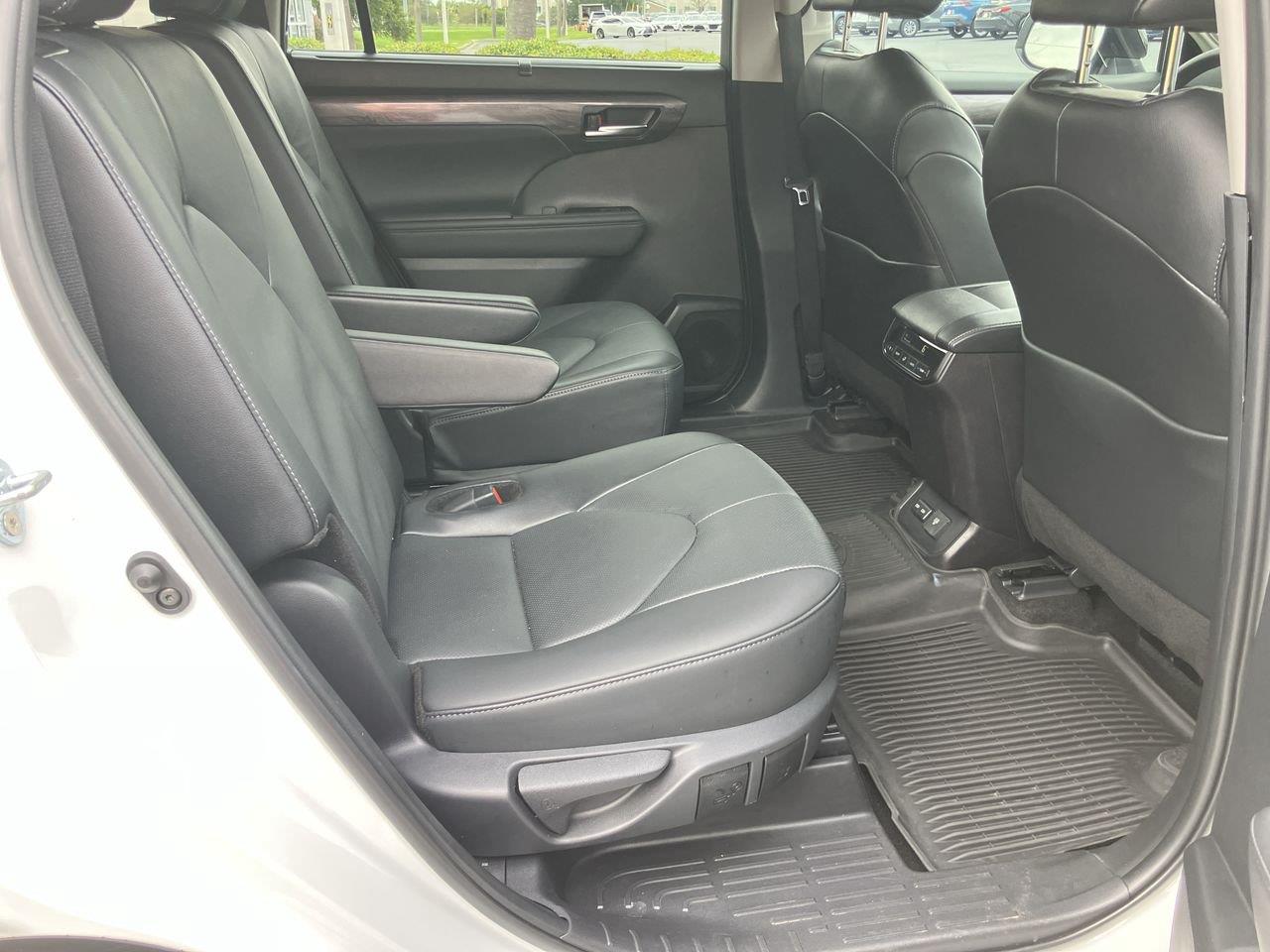 Used 2025 Toyota Highlander SUV