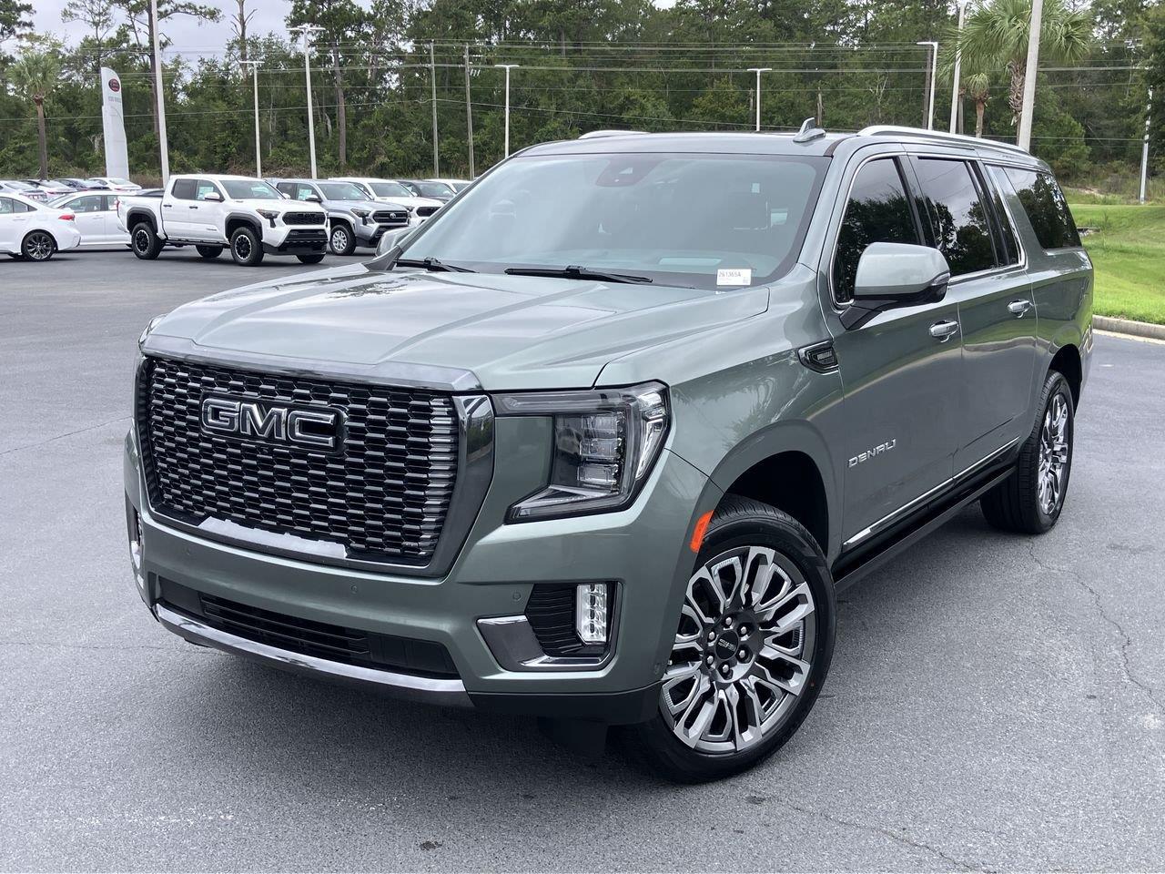 Green (Frosted Pine Metallic) 2024 GMC Yukon XL SUV / Crossover Four-Wheel Drive Automatic