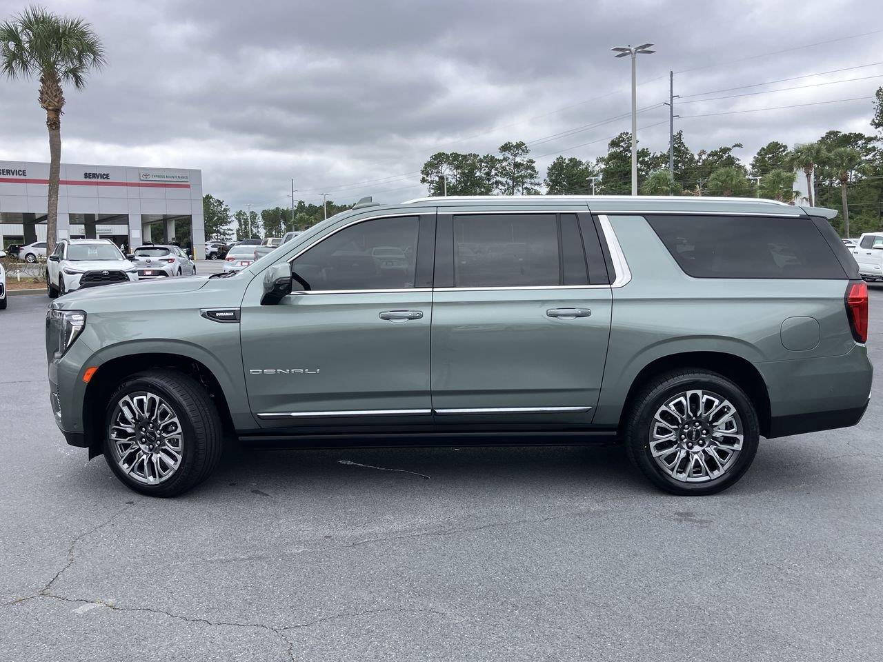 Used 2024 GMC Yukon XL SUV