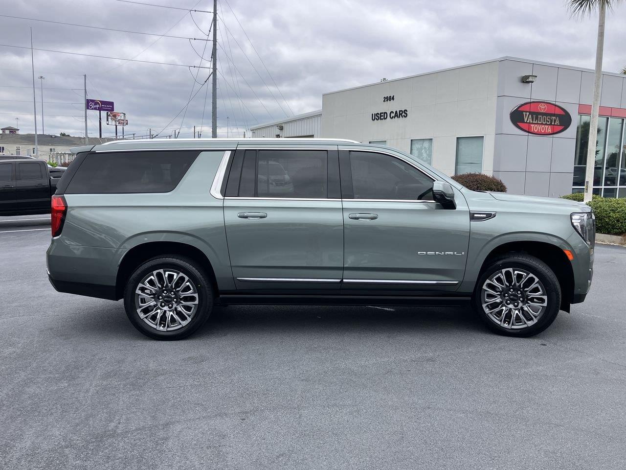 Used 2024 GMC Yukon XL SUV