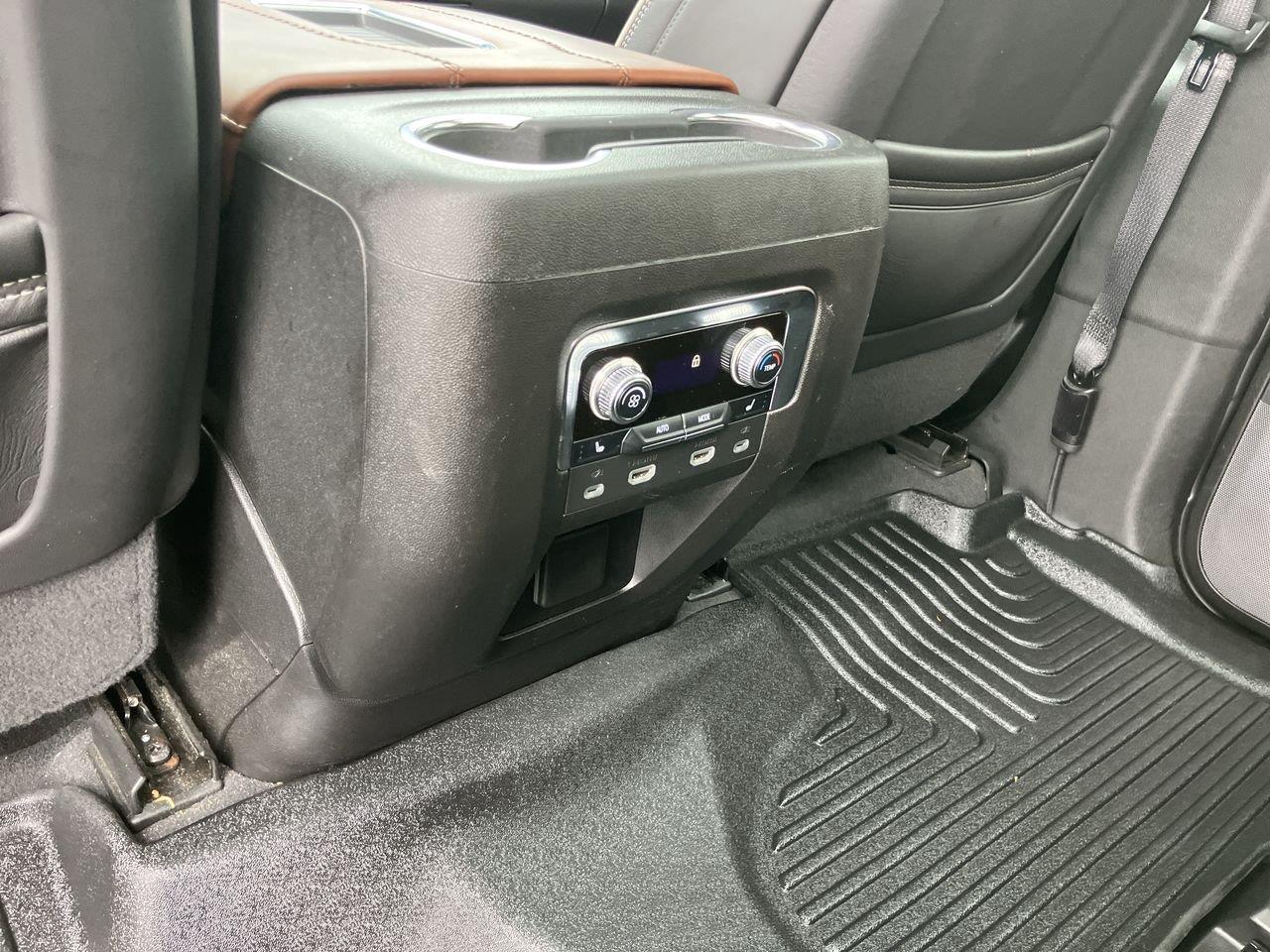 Used 2024 GMC Yukon XL SUV