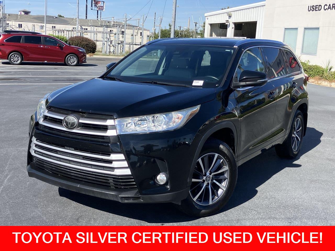Black (Midnight Black Metallic) 2017 Toyota Highlander SUV / Crossover All-Wheel Drive 8-Speed Automatic