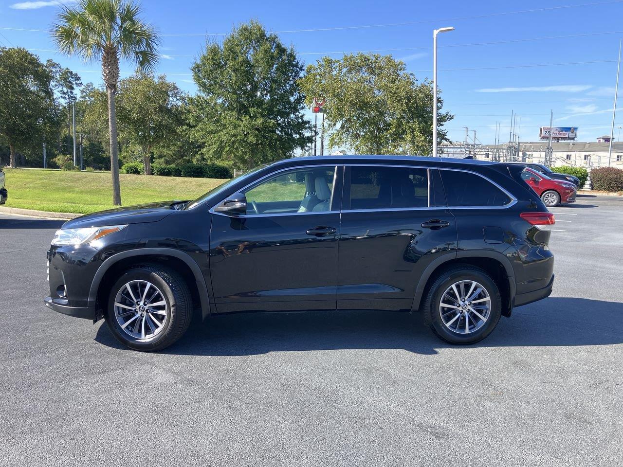 Used 2017 Toyota Highlander SUV