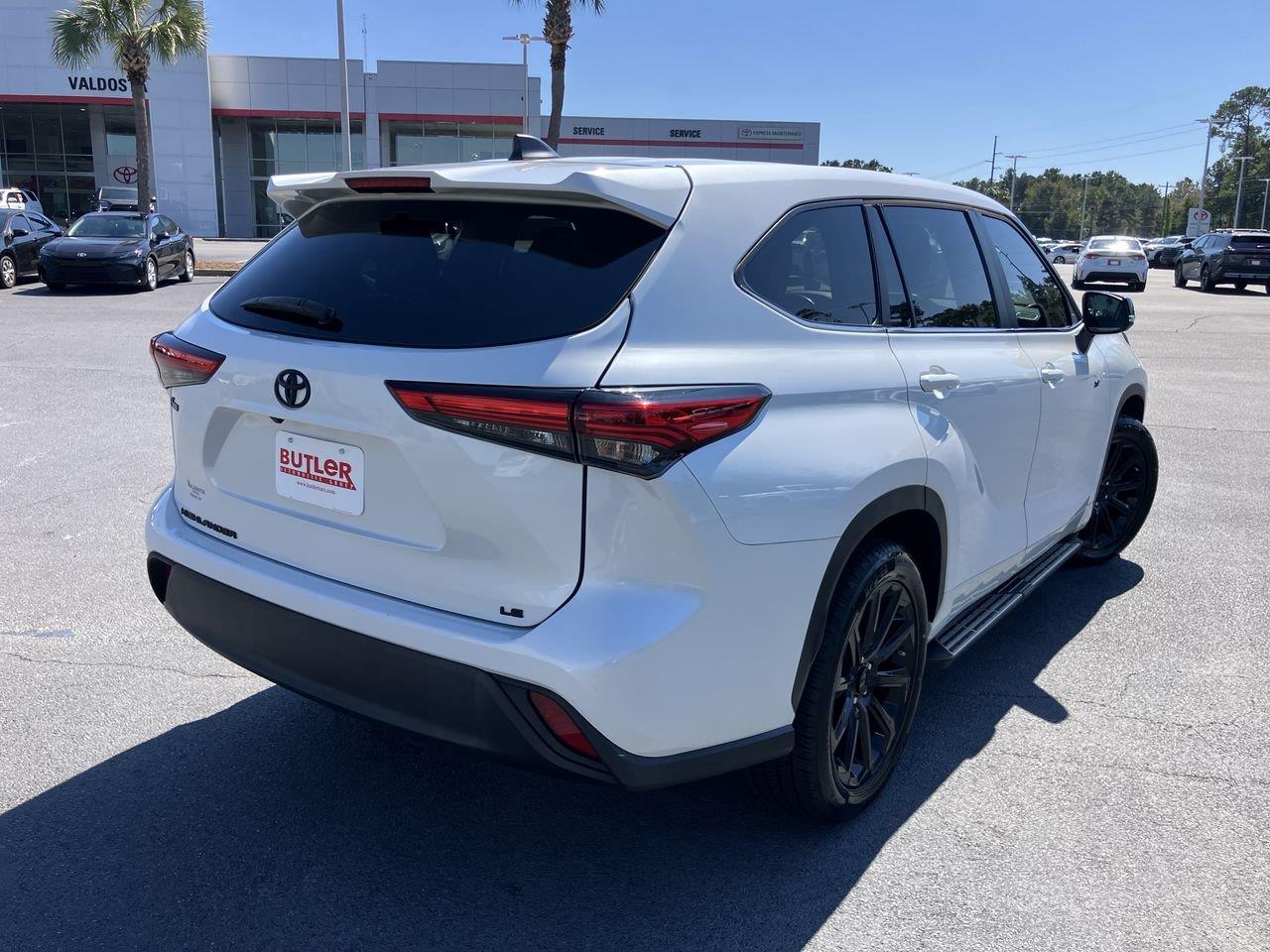 Used 2023 Toyota Highlander SUV