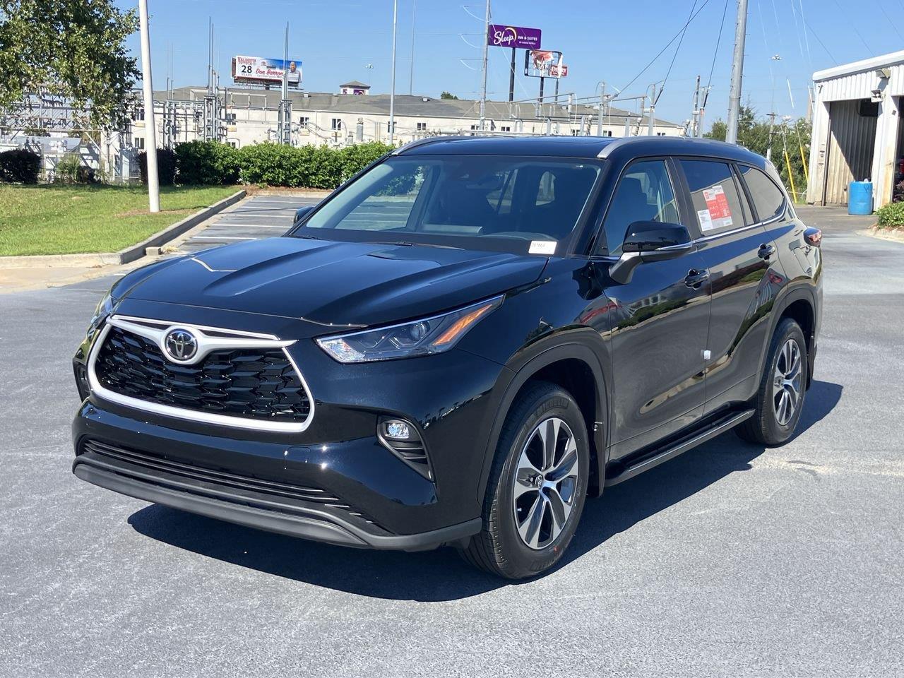 Midnight Black Metallic 2026 Toyota Highlander SUV / Crossover All-Wheel Drive Automatic